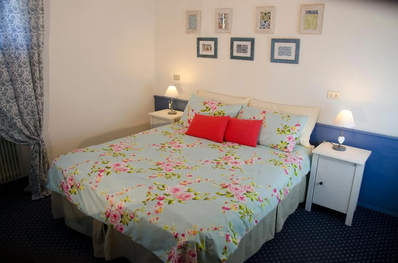 Albergo al Sole Val di Zoldo 2*,  Italia